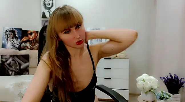 Snapshot of EveLove33 chatting on March 15, 5:15 pm EveLove33 online show from March 15, 5:15 pm