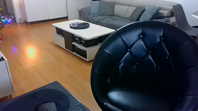 Snapshot of sarametisse26 chatting on December 15, 7:01 am sarametisse26 online show from December 15, 7:01 am