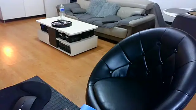 Snapshot of sarametisse26 chatting on December 17, 7:14 am sarametisse26 online show from December 17, 7:14 am