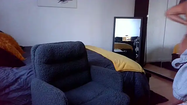 Snapshot of sarametisse26 chatting on February 25, 7:18 am sarametisse26 online show from February 25, 7:18 am