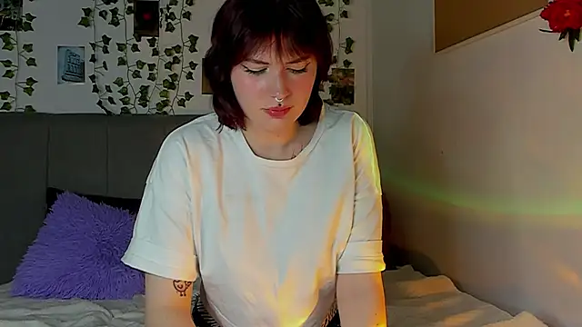 miss Lizzy online show from December 14, 4:34 am