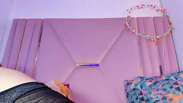 Snapshot of AngelaLinaresx69 chatting on March 5, 7:54 pm AngelaLinaresx69 online show from March 5, 7:54 pm