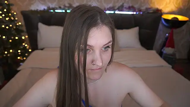 Snapshot of EmmyCharmm chatting on December 30, 9:37 am EmmyCharmm online show from December 30, 9:37 am