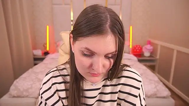 Snapshot of EmmyCharmm chatting on March 6, 12:52 pm EmmyCharmm online show from March 6, 12:52 pm