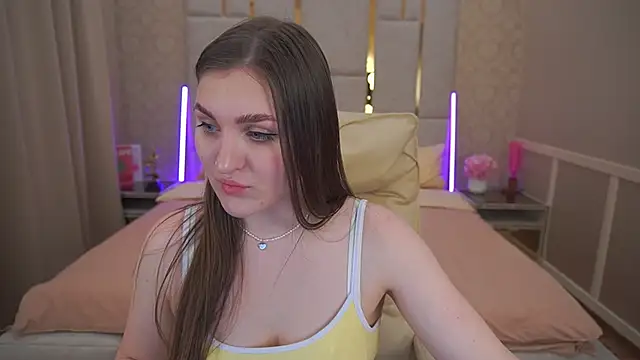 Snapshot of EmmyCharmm chatting on March 19, 8:12 am EmmyCharmm online show from March 19, 8:12 am