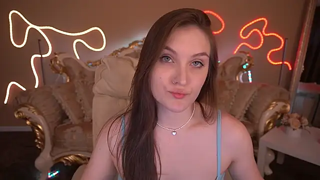 Snapshot of EmmyCharmm chatting on October 3, 5:48 am EmmyCharmm online show from October 3, 5:48 am