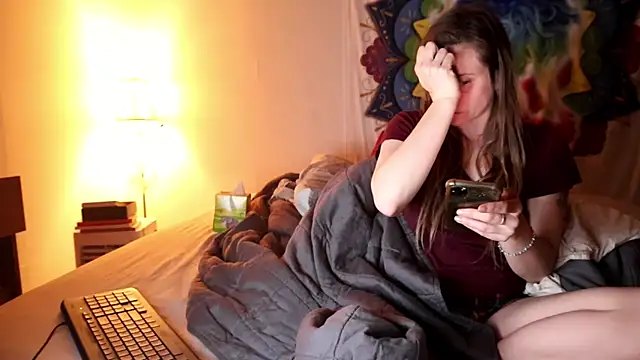 Snapshot of xxpixeyxx chatting on March 4, 9:40 am xxpixeyxx online show from March 4, 9:40 am