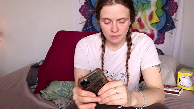 Snapshot of xxpixeyxx chatting on March 7, 8:00 pm xxpixeyxx online show from March 7, 8:00 pm