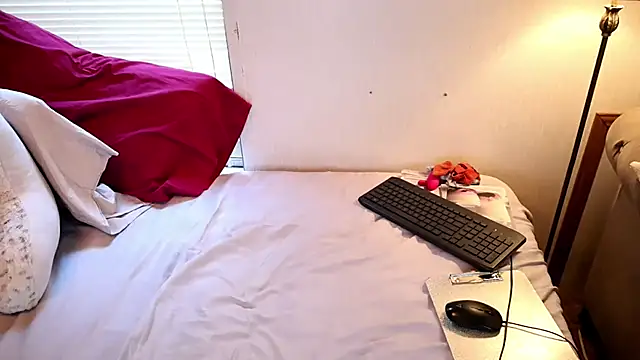 Snapshot of xxpixeyxx chatting on October 13, 2:50 pm xxpixeyxx online show from October 13, 2:50 pm