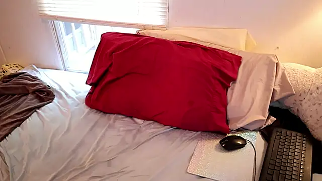 Snapshot of xxpixeyxx chatting on October 27, 6:23 pm xxpixeyxx online show from October 27, 6:23 pm