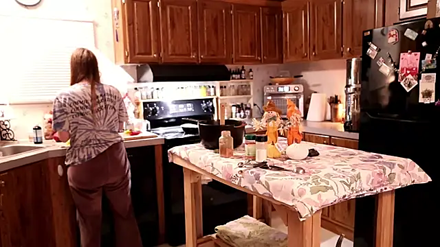 Snapshot of xxpixeyxx chatting on October 31, 1:06 am xxpixeyxx online show from October 31, 1:06 am