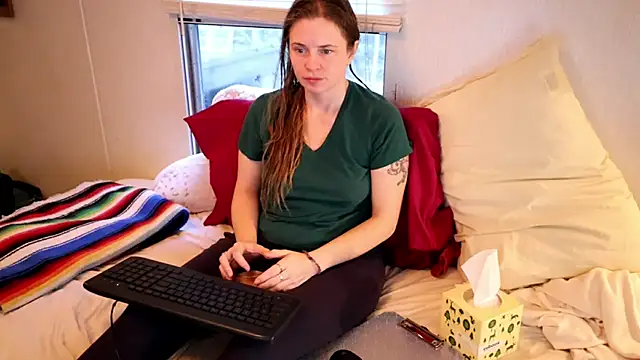 Snapshot of xxpixeyxx chatting on November 2, 1:35 pm xxpixeyxx online show from November 2, 1:35 pm