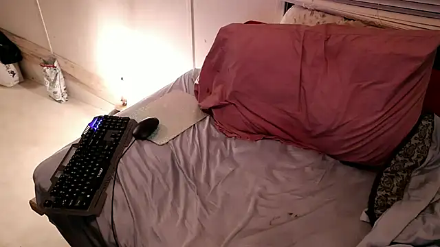 Snapshot of xxpixeyxx chatting on November 24, 3:28 am xxpixeyxx online show from November 24, 3:28 am