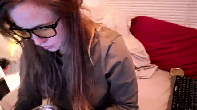 Snapshot of xxpixeyxx chatting on December 3, 4:42 am xxpixeyxx online show from December 3, 4:42 am