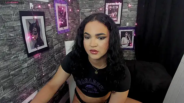 Snapshot of Andrys_ chatting on December 16, 10:15 pm Andrys online show from December 16, 10:15 pm