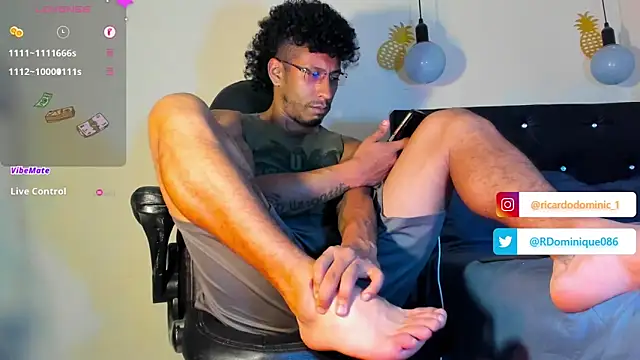 Snapshot of FuckHardlove chatting on January 30, 5:09 am FuckHardlove online show from January 30, 5:09 am