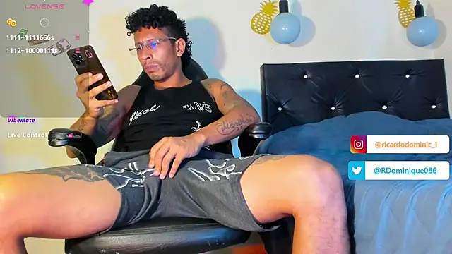 Snapshot of FuckHardlove chatting on February 2, 10:39 pm FuckHardlove online show from February 2, 10:39 pm