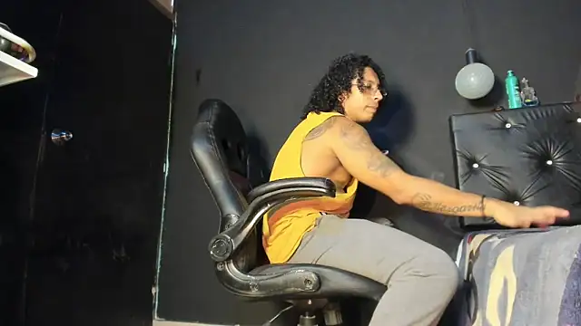 FuckHardlove online show from June 17, 3:42 am