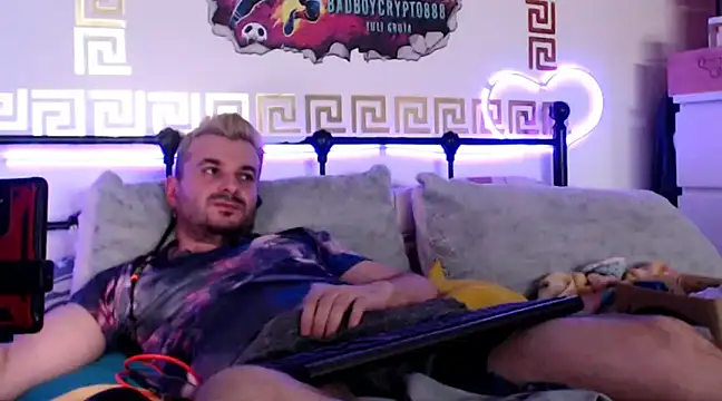 Snapshot of erotico69xxx chatting on February 28, 12:43 am erotico69xxx online show from February 28, 12:43 am