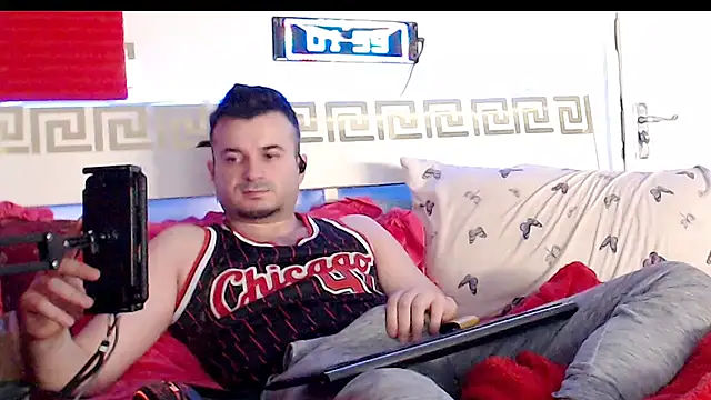 Snapshot of erotico69xxx chatting on December 14, 2:00 pm erotico69xxx online show from December 14, 2:00 pm