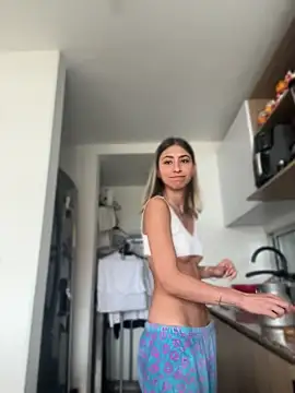 Ameellie online show from May 2, 3:39 pm