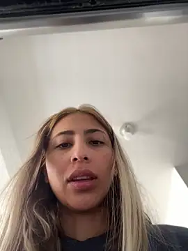 Ameellie online show from June 23, 3:32 pm