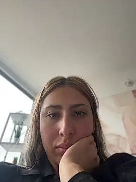 Ameellie online show from July 22, 3:15 pm