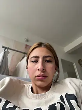 Ameellie online show from July 25, 3:42 pm