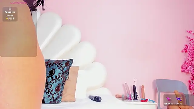 Snapshot of Letizia_West_ chatting on February 26, 8:26 am Letizia West online show from February 26, 8:26 am