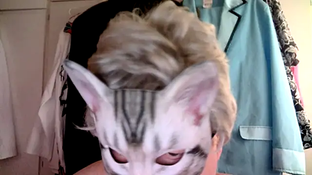 Snapshot of Sigorius chatting on May 14, 12:23 pm Sigorius online show from May 14, 12:23 pm