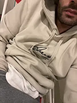 Snapshot of athenphysics chatting on January 10, 8:37 pm athenphysics online show from January 10, 8:37 pm