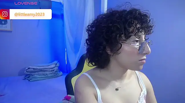 Snapshot of little__amy_ chatting on December 27, 10:37 pm little amy online show from December 27, 10:37 pm
