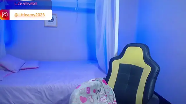 Snapshot of little__amy_ chatting on December 30, 7:15 am little amy online show from December 30, 7:15 am
