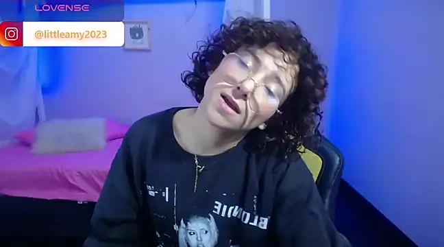 Snapshot of little__amy_ chatting on January 4, 2:46 am little amy online show from January 4, 2:46 am