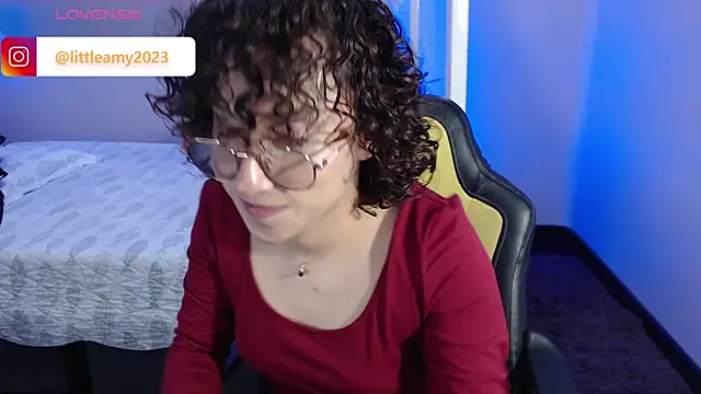 Snapshot of little__amy_ chatting on February 11, 12:49 am little amy online show from February 11, 12:49 am