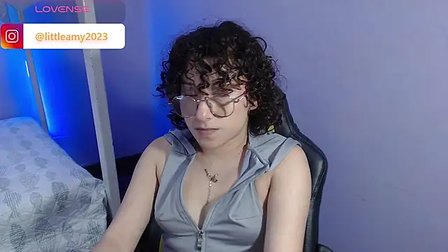 Snapshot of little__amy_ chatting on February 13, 2:12 am little amy online show from February 13, 2:12 am