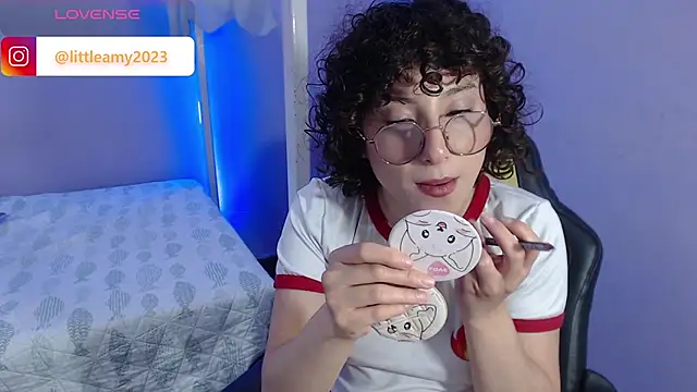 Snapshot of little__amy_ chatting on February 15, 10:52 pm little amy online show from February 15, 10:52 pm
