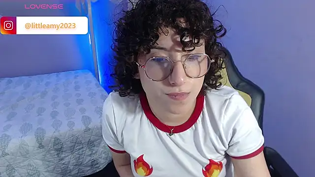 Snapshot of little__amy_ chatting on February 16, 1:58 am little amy online show from February 16, 1:58 am