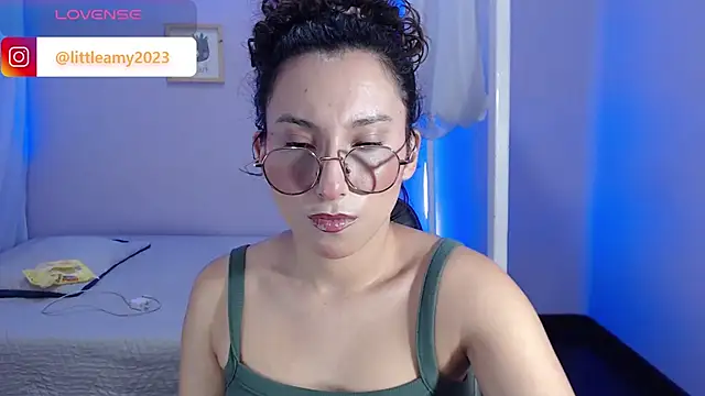 Snapshot of little__amy_ chatting on March 19, 12:26 am little amy online show from March 19, 12:26 am