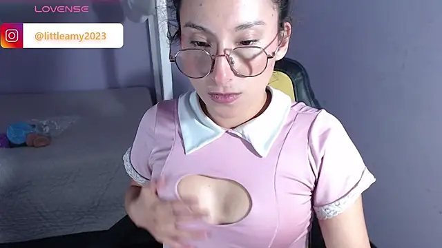 Snapshot of little__amy_ chatting on March 20, 1:46 am little amy online show from March 20, 1:46 am