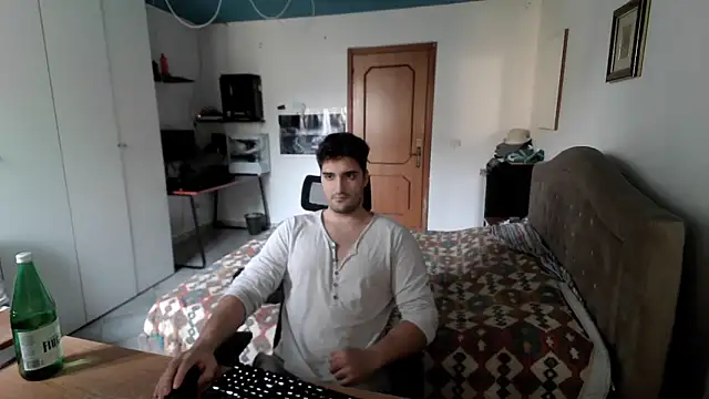 Snapshot of Alexox02 chatting on December 6, 10:05 am Alexox02 online show from December 6, 10:05 am