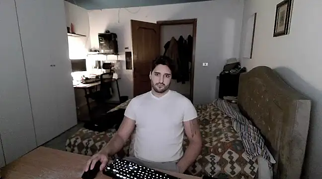 Snapshot of Alexox02 chatting on December 13, 5:54 pm Alexox02 online show from December 13, 5:54 pm