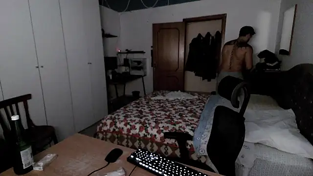 Snapshot of Alexox02 chatting on December 27, 7:14 pm Alexox02 online show from December 27, 7:14 pm