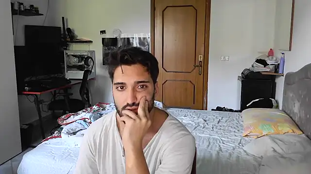 Snapshot of Alexox02 chatting on October 22, 7:19 am Alexox02 online show from October 22, 7:19 am