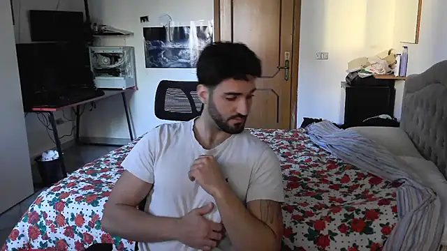 Snapshot of Alexox02 chatting on November 30, 1:04 pm Alexox02 online show from November 30, 1:04 pm