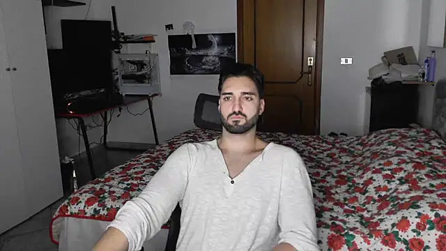 Snapshot of Alexox02 chatting on December 17, 5:19 pm Alexox02 online show from December 17, 5:19 pm