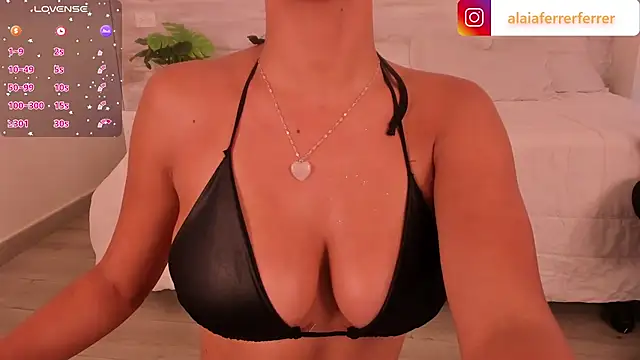 Snapshot of Alaia_Ferrer_ chatting on February 3, 8:03 pm Alaia Ferrer online show from February 3, 8:03 pm