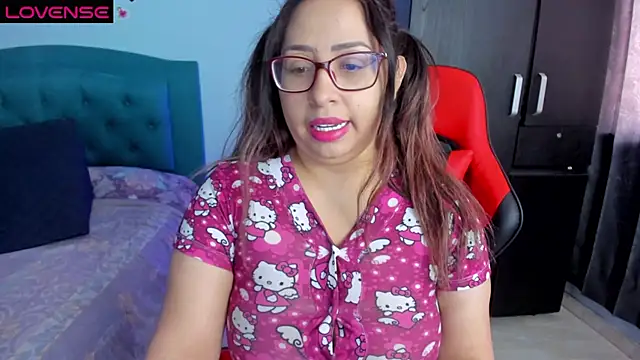 Snapshot of charlotee_lovee69 chatting on February 6, 5:09 pm charlotee lovee69 online show from February 6, 5:09 pm