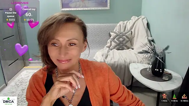 Snapshot of HornyMilf_777 chatting on February 11, 6:40 am HornyMilf 777 online show from February 11, 6:40 am