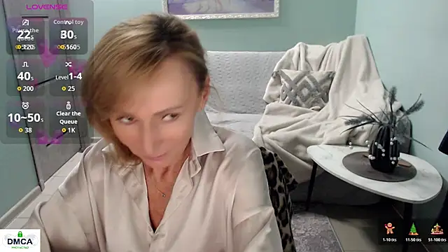 Snapshot of HornyMilf_777 chatting on May 29, 5:38 am HornyMilf 777 online show from May 29, 5:38 am